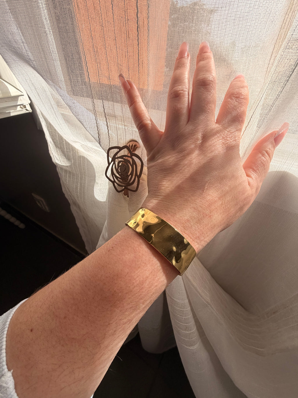 ✨ Bracelet Doré Ondulation – Élégance Naturelle ✨