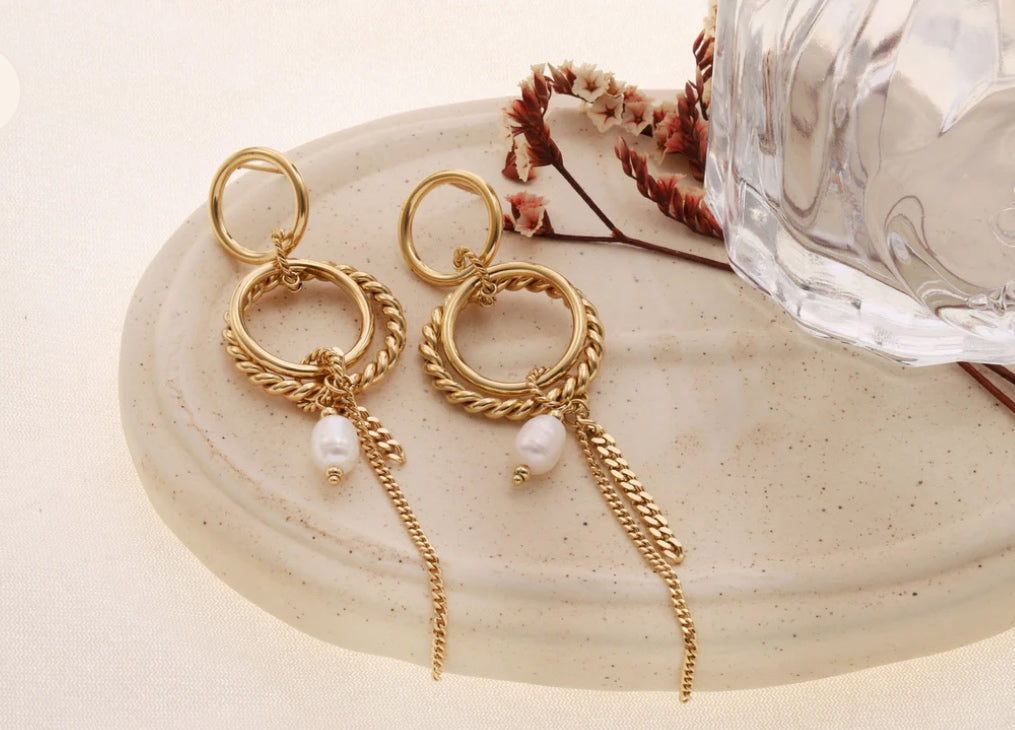 ✨ Boucles Élégance Dorée & Perle – Raffinement Intemporel ✨