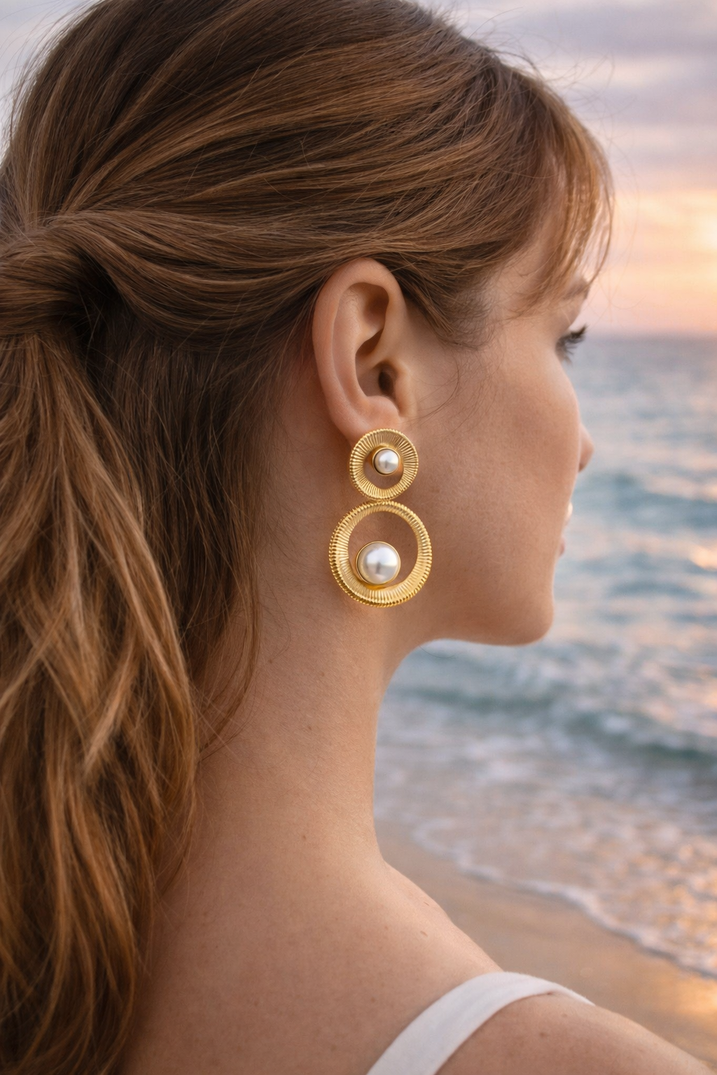 ✨ Boucles Soleil Doré & Perle – Éclat Lumineux & Élégance Intemporelle ✨