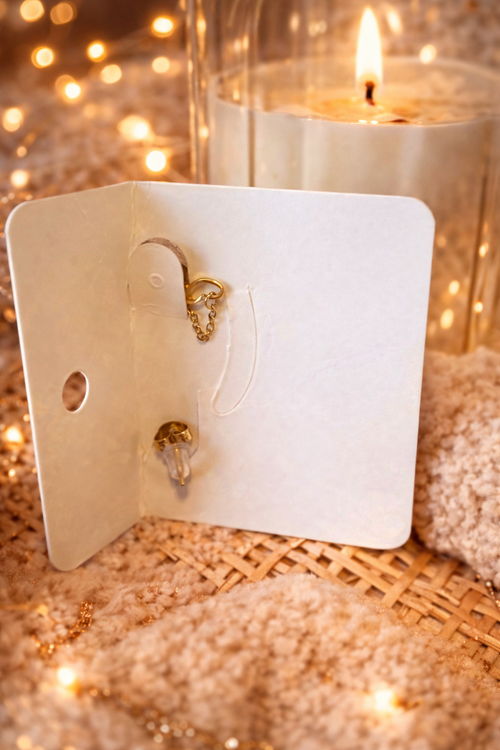 Ear cuff cœur avec chaîne – Élégance délicate