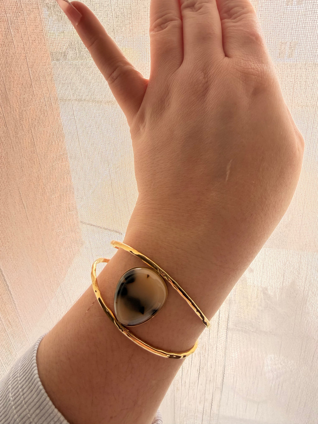 🤍 Bracelet Élégance Naturelle – Pierre & Doré 🤍