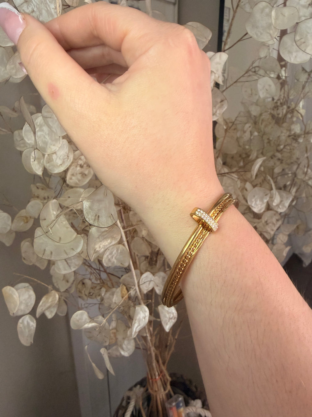 ✨ Bracelet jonc doré multi-rangs strass – Chic & Raffiné ✨